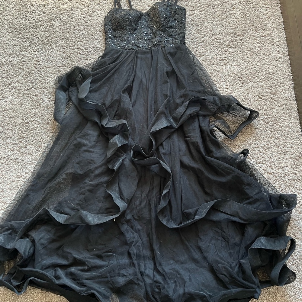 Chic Black Strapless Dress with Lace